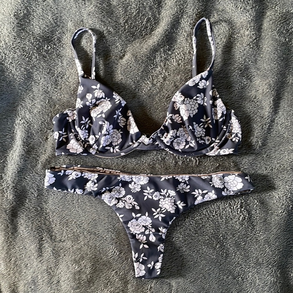 SOLD Acacia set